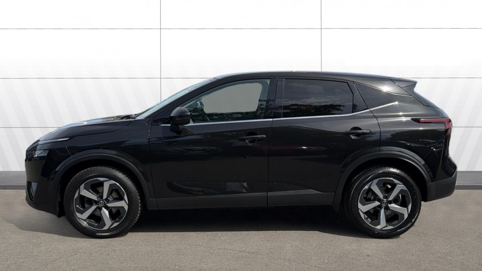 Nissan Qashqai 1.3 DiG-T MH 158 N-Connecta 5dr Xtronic Petrol Hatchback - Image 5