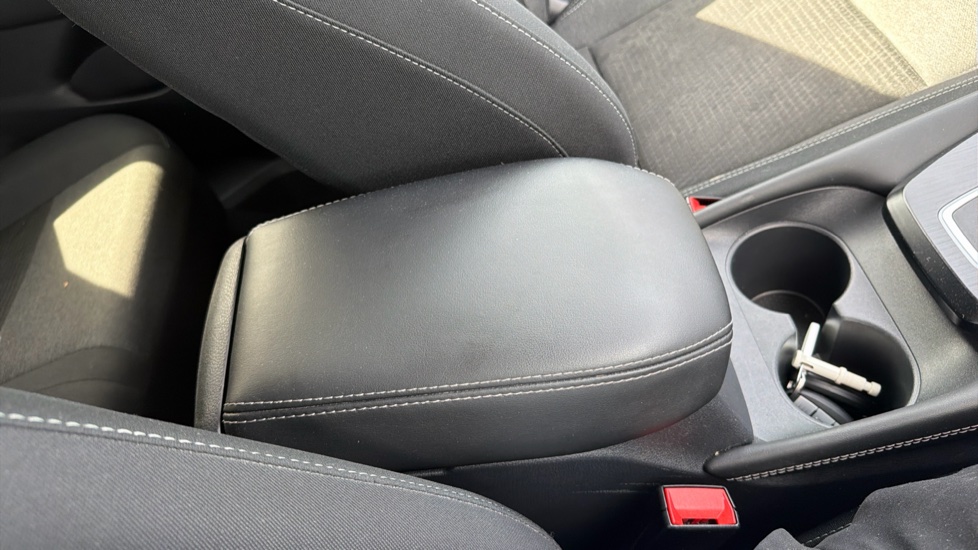 Nissan Qashqai 1.3 DiG-T MH 158 N-Connecta 5dr Xtronic Petrol Hatchback - Image 26
