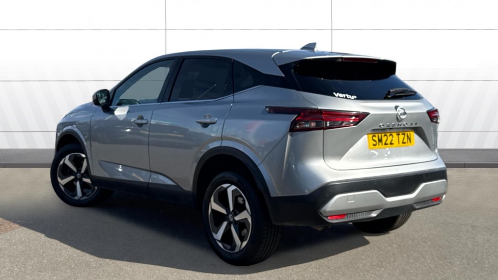 Nissan Qashqai 1.3 DiG-T MH N-Connecta 5dr Petrol Hatchback - Image 2