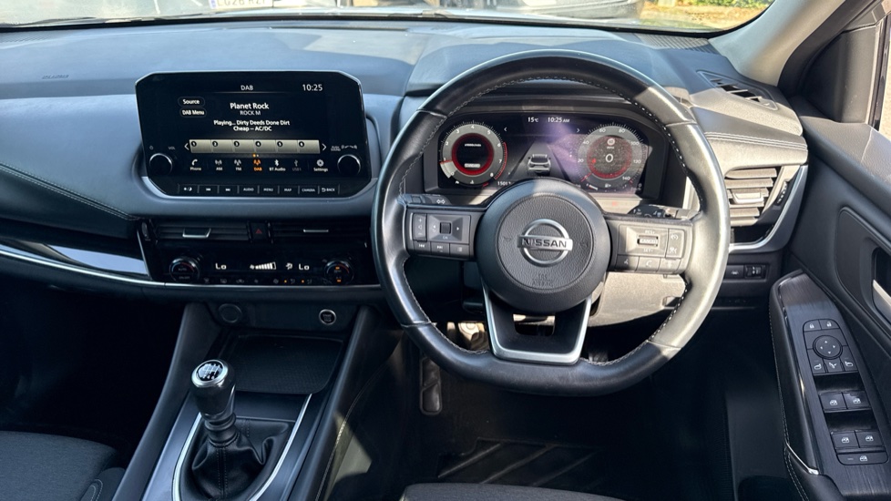Nissan Qashqai 1.3 DiG-T MH N-Connecta 5dr Petrol Hatchback - Image 10