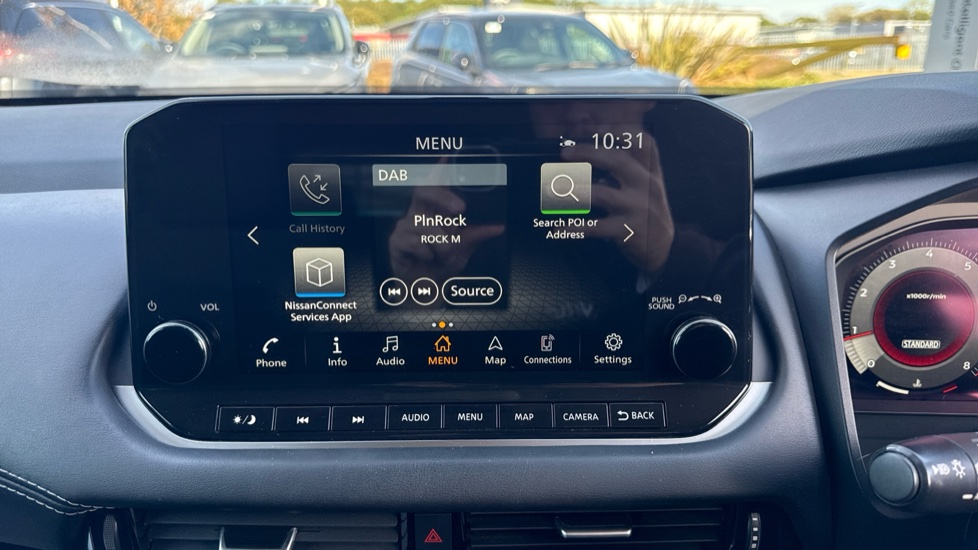 Nissan Qashqai 1.3 DiG-T MH N-Connecta 5dr Petrol Hatchback - Image 12