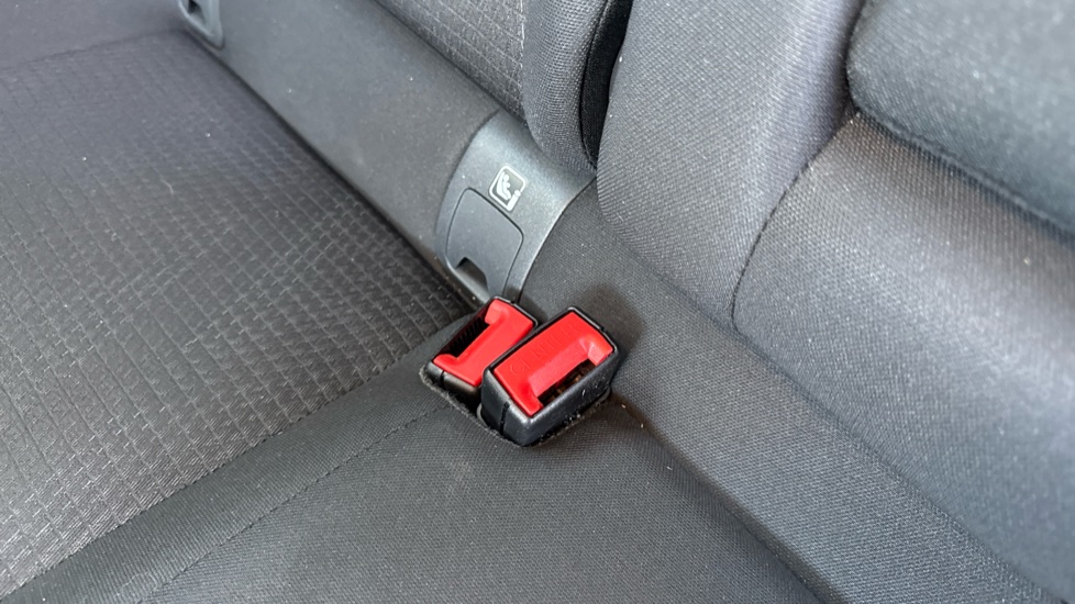 Nissan Qashqai 1.3 DiG-T MH N-Connecta 5dr Petrol Hatchback - Image 17
