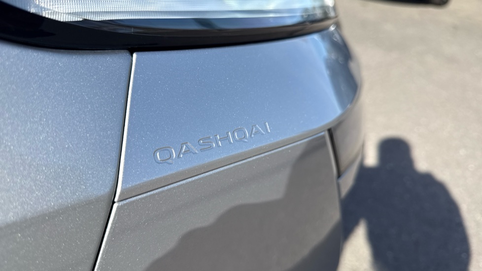 Nissan Qashqai 1.3 DiG-T MH N-Connecta 5dr Petrol Hatchback - Image 24