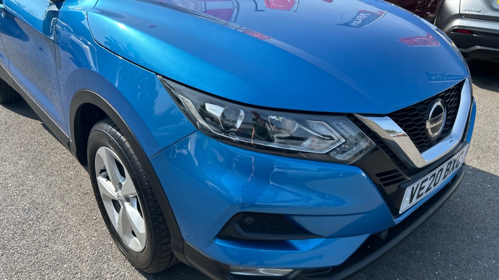 Nissan Qashqai 1.3 DiG-T Acenta Premium 5dr Petrol Hatchback - Image 8