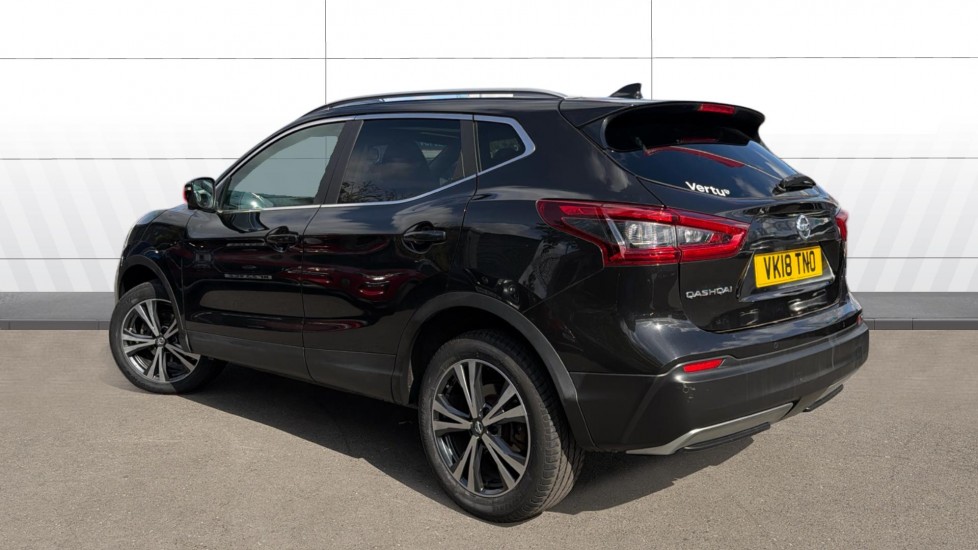 Nissan Qashqai 1.5 dCi N-Connecta 5dr Diesel Hatchback - Image 2