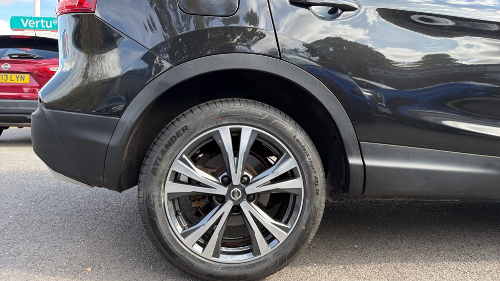 Nissan Qashqai 1.5 dCi N-Connecta 5dr Diesel Hatchback - Image 7