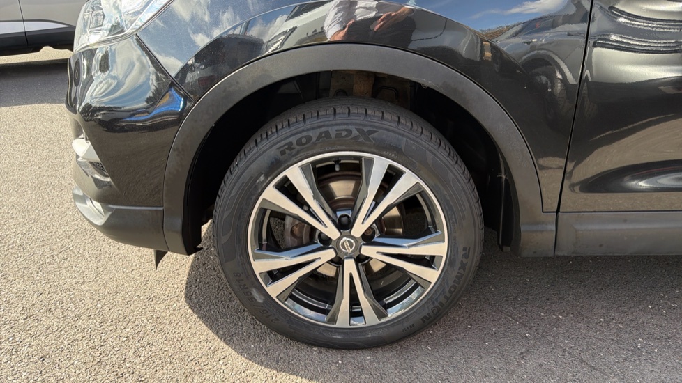 Nissan Qashqai 1.5 dCi N-Connecta 5dr Diesel Hatchback - Image 21