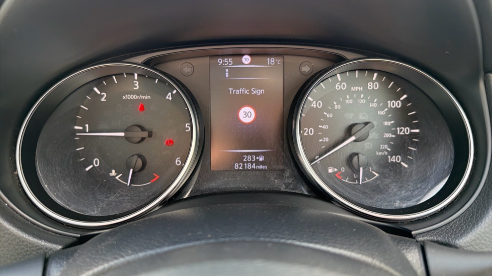 Nissan Qashqai 1.5 dCi N-Connecta 5dr Diesel Hatchback - Image 24