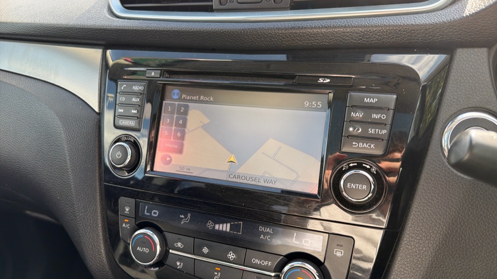 Nissan Qashqai 1.5 dCi N-Connecta 5dr Diesel Hatchback - Image 25