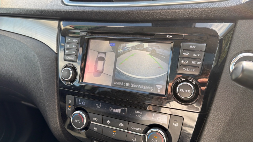 Nissan Qashqai 1.5 dCi N-Connecta 5dr Diesel Hatchback - Image 27