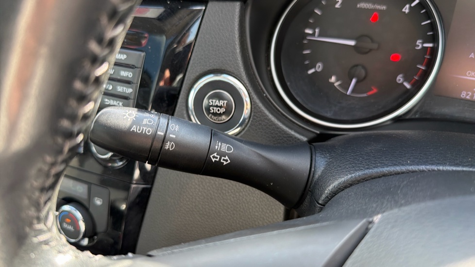 Nissan Qashqai 1.5 dCi N-Connecta 5dr Diesel Hatchback - Image 31
