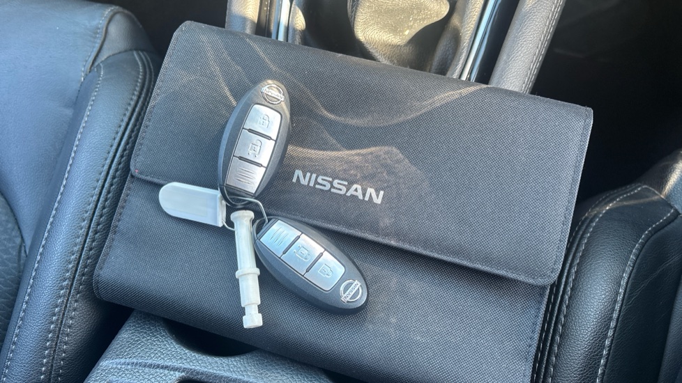 Nissan Qashqai 1.5 dCi Tekna 5dr Diesel Hatchback - Image 19