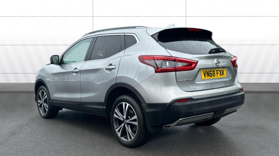 Nissan Qashqai 1.5 dCi 115 N-Connecta 5dr Diesel Hatchback - Image 2