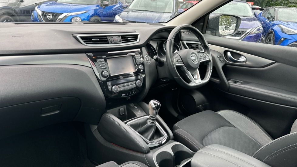 Nissan Qashqai 1.5 dCi 115 N-Connecta 5dr Diesel Hatchback - Image 9