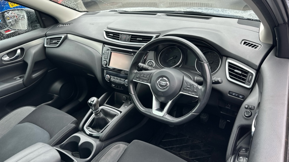 Nissan Qashqai 1.5 dCi 115 N-Connecta 5dr Diesel Hatchback - Image 11