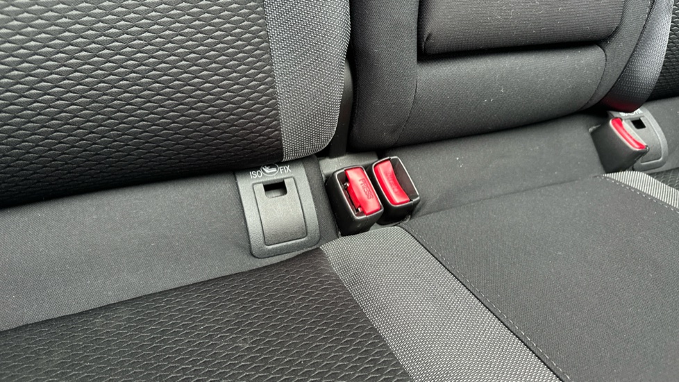Nissan Qashqai 1.5 dCi 115 N-Connecta 5dr Diesel Hatchback - Image 17