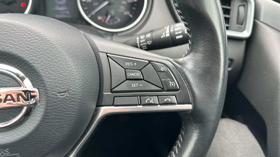 Nissan Qashqai 1.5 dCi 115 N-Connecta 5dr Diesel Hatchback - Image 22