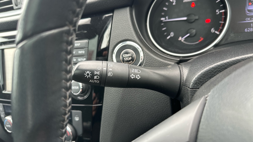 Nissan Qashqai 1.5 dCi 115 N-Connecta 5dr Diesel Hatchback - Image 23