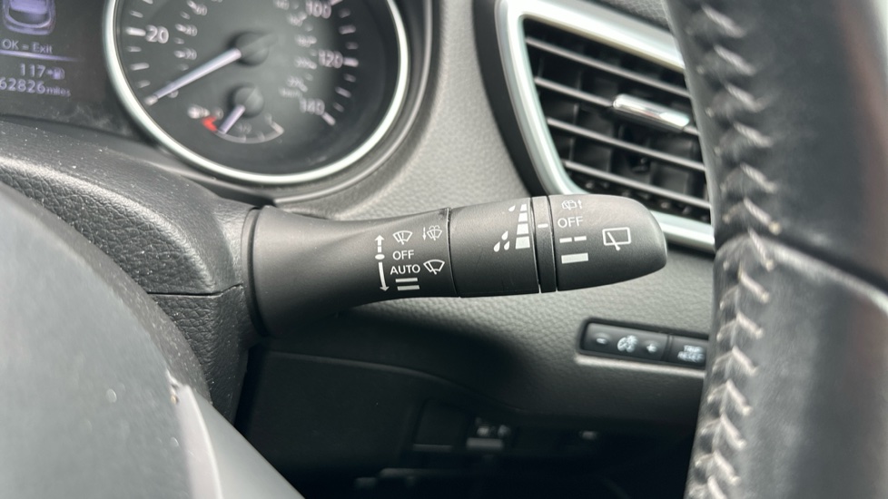 Nissan Qashqai 1.5 dCi 115 N-Connecta 5dr Diesel Hatchback - Image 24