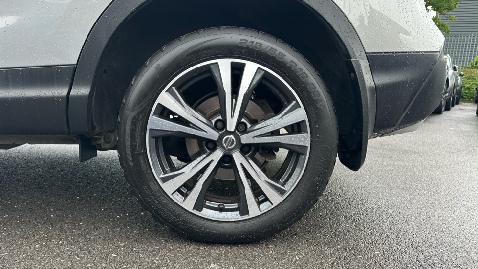 Nissan Qashqai 1.5 dCi 115 N-Connecta 5dr Diesel Hatchback - Image 38