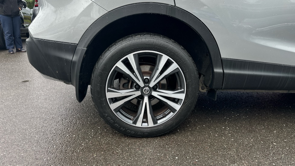 Nissan Qashqai 1.5 dCi 115 N-Connecta 5dr Diesel Hatchback - Image 40