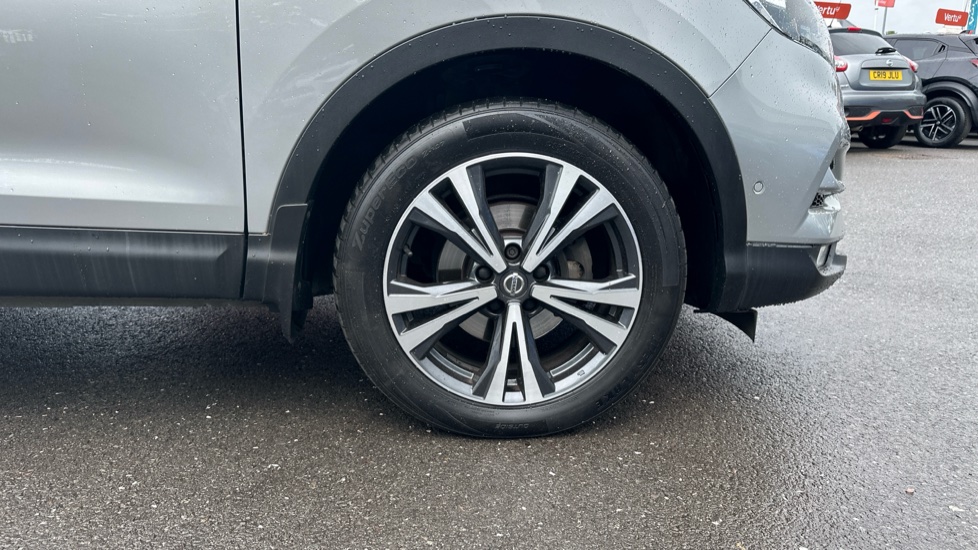 Nissan Qashqai 1.5 dCi 115 N-Connecta 5dr Diesel Hatchback - Image 41