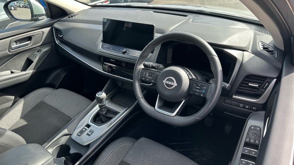 Nissan Qashqai 1.3 DiG-T MH N-Connecta 5dr Petrol Hatchback - Image 11