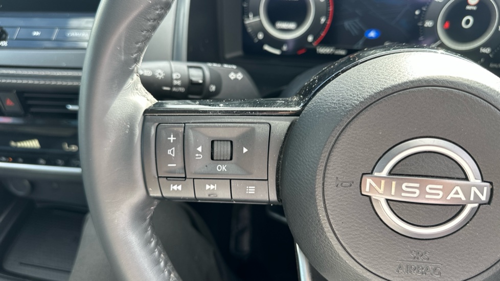 Nissan Qashqai 1.3 DiG-T MH N-Connecta 5dr Petrol Hatchback - Image 25