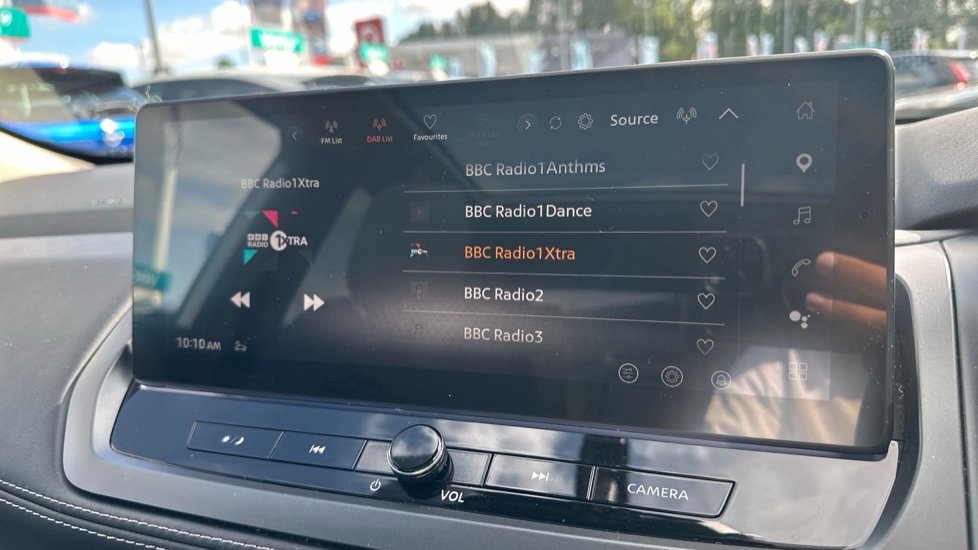 Nissan Qashqai 1.3 DiG-T MH N-Connecta 5dr Petrol Hatchback - Image 34