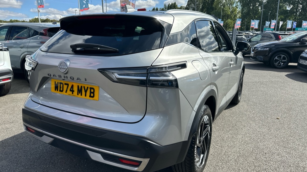 Nissan Qashqai 1.3 DiG-T MH N-Connecta 5dr Petrol Hatchback - Image 48