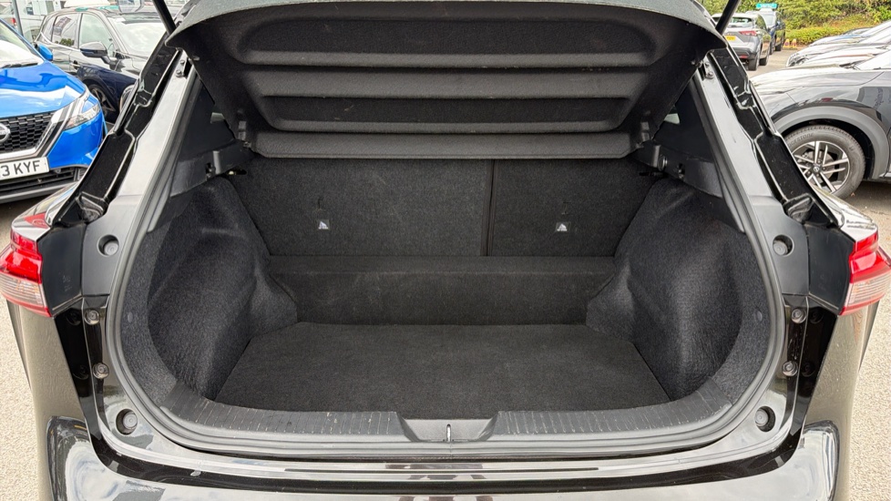 Nissan Qashqai 1.3 DiG-T MH Acenta Premium 5dr Petrol Hatchback - Image 4