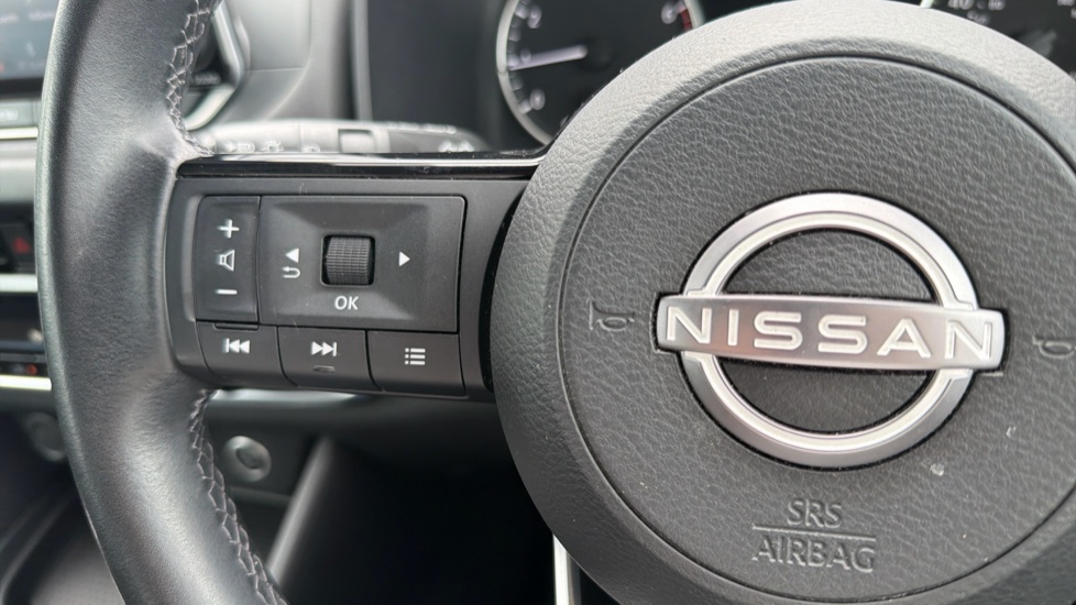 Nissan Qashqai 1.3 DiG-T MH Acenta Premium 5dr Petrol Hatchback - Image 28