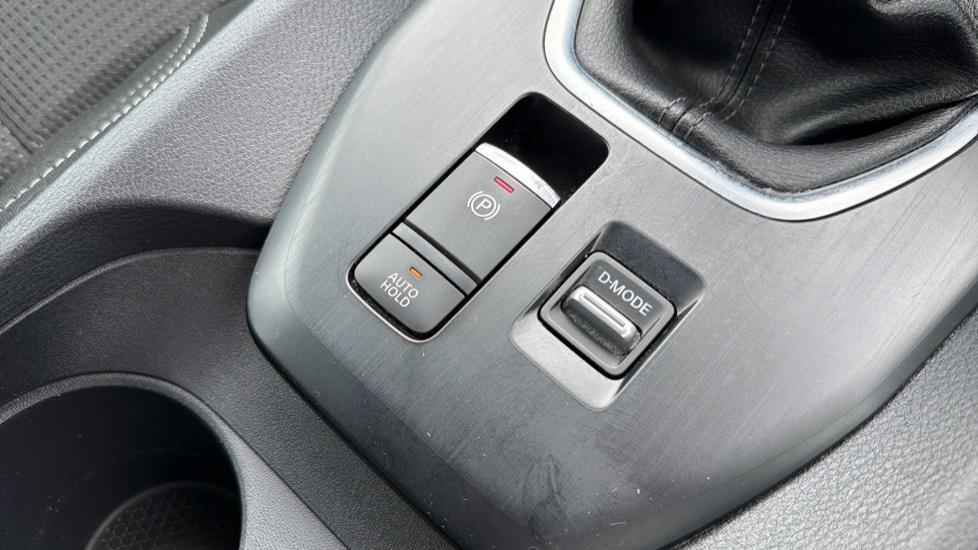 Nissan Qashqai 1.3 DiG-T MH Acenta Premium 5dr Petrol Hatchback - Image 33