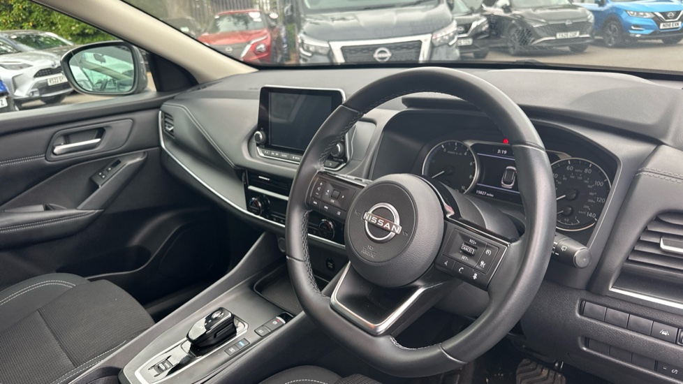 Nissan Qashqai 1.5 E-Power Acenta Premium 5dr Auto Hybrid Hatchback - Image 11
