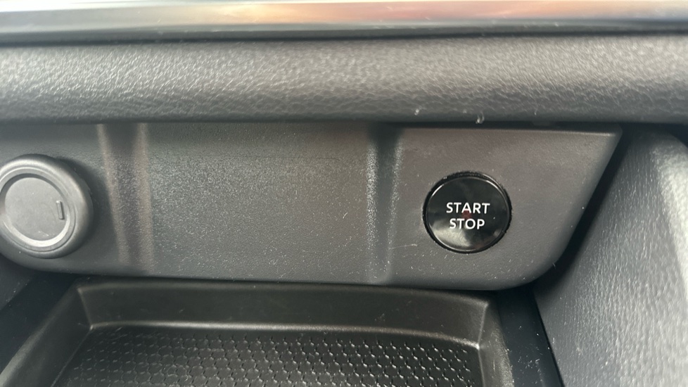 Nissan Qashqai 1.5 E-Power Acenta Premium 5dr Auto Hybrid Hatchback - Image 33