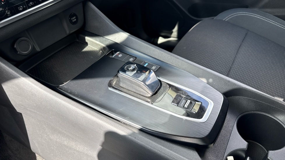 Nissan Qashqai 1.5 E-Power Acenta Premium 5dr Auto Hybrid Hatchback - Image 13