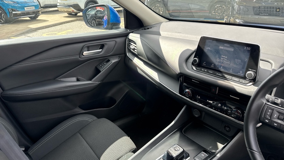 Nissan Qashqai 1.5 E-Power Acenta Premium 5dr Auto Hybrid Hatchback - Image 14