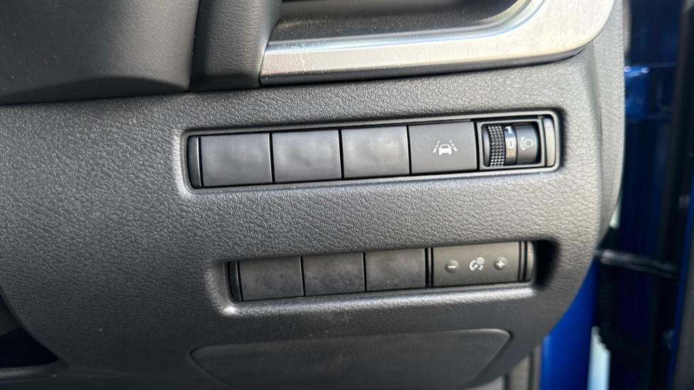 Nissan Qashqai 1.5 E-Power Acenta Premium 5dr Auto Hybrid Hatchback - Image 40