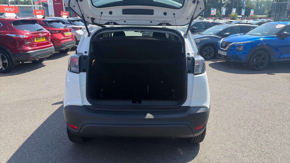 Vauxhall Crossland 1.2 Design 5dr Petrol Hatchback - Image 4