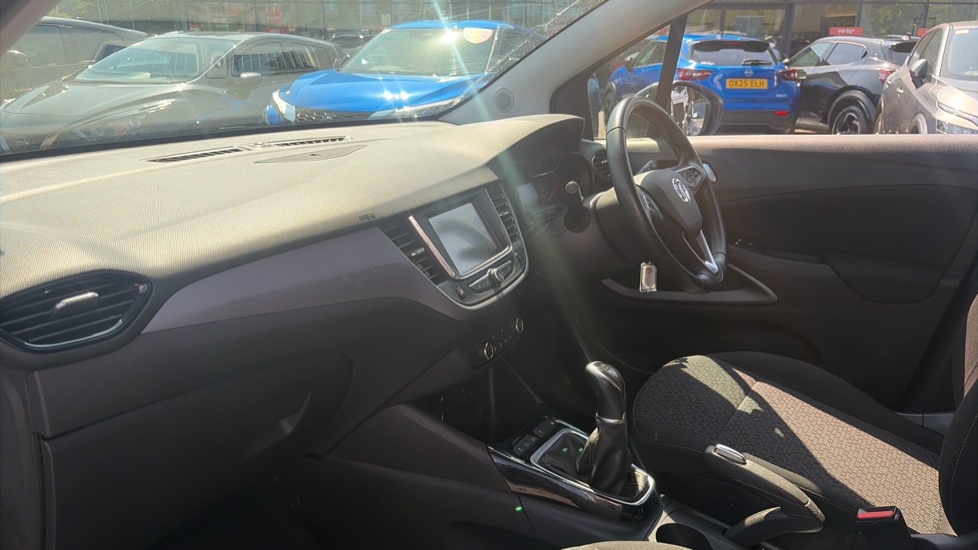 Vauxhall Crossland 1.2 Design 5dr Petrol Hatchback - Image 9