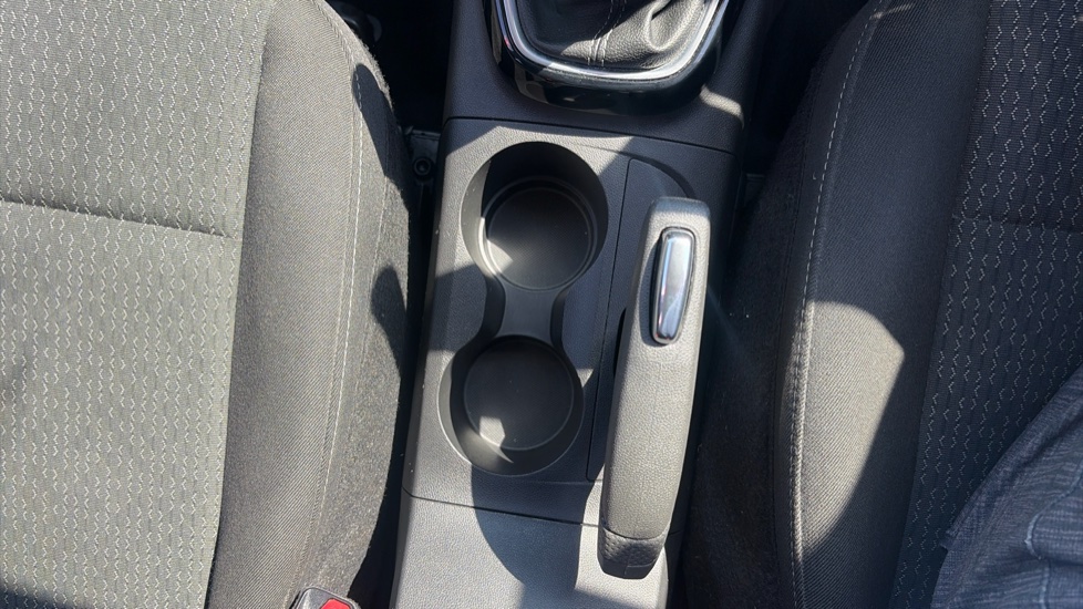 Vauxhall Crossland 1.2 Design 5dr Petrol Hatchback - Image 28