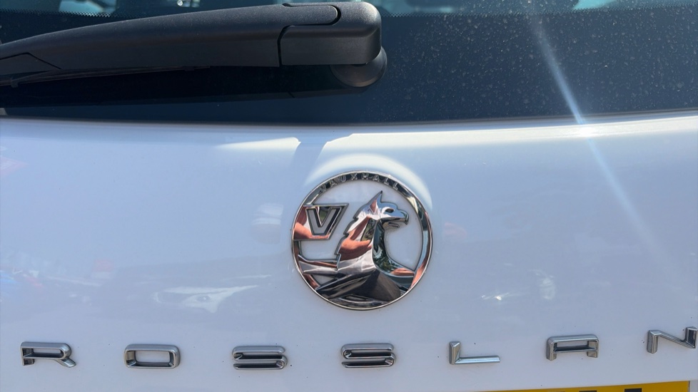 Vauxhall Crossland 1.2 Design 5dr Petrol Hatchback - Image 33