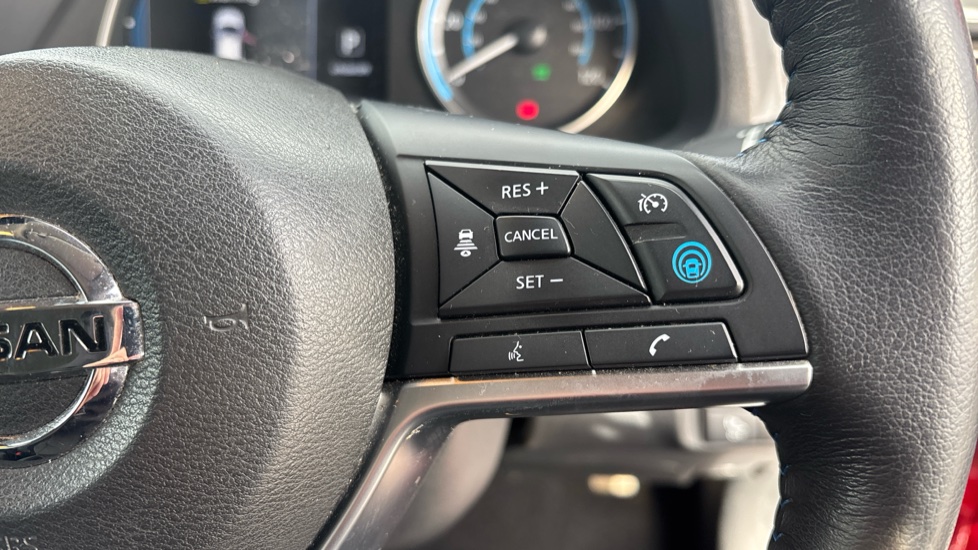 Nissan LEAF 110kW Tekna 40kWh 5dr Auto Electric Hatchback - Image 24