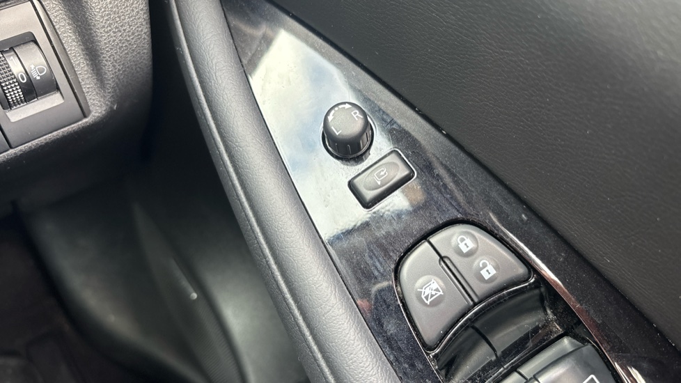 Nissan LEAF 110kW Tekna 40kWh 5dr Auto Electric Hatchback - Image 34