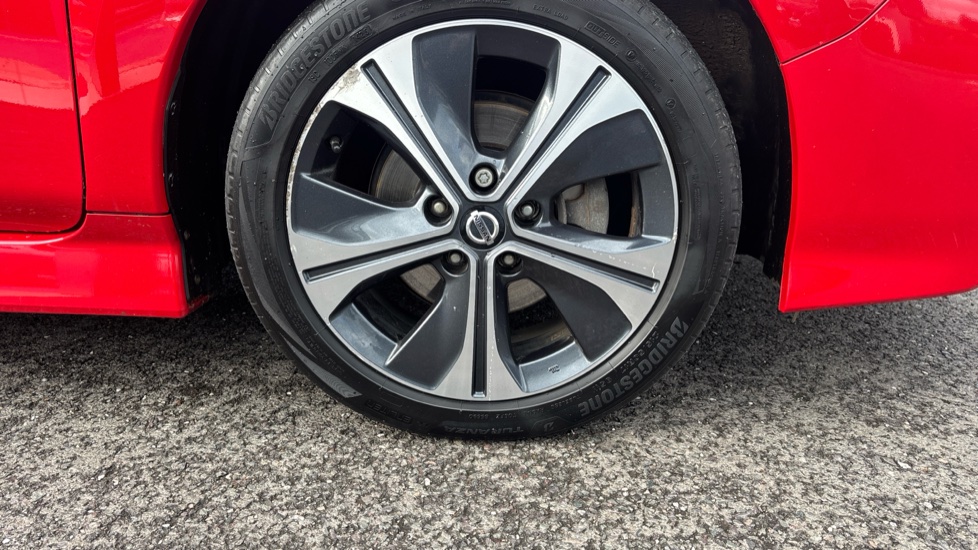 Nissan LEAF 110kW Tekna 40kWh 5dr Auto Electric Hatchback - Image 41
