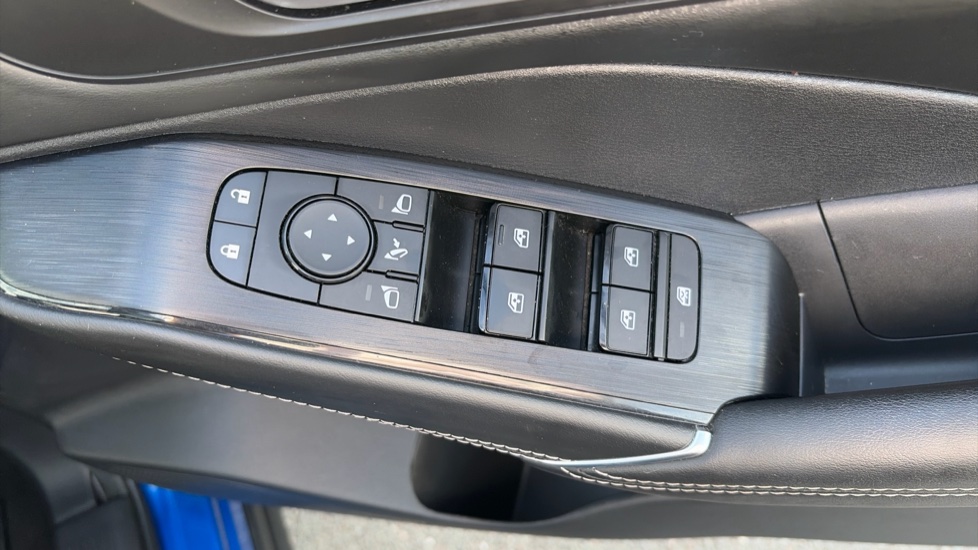 Nissan Qashqai 1.3 DiG-T MH 158 N-Connecta 5dr Xtronic Petrol Hatchback - Image 30