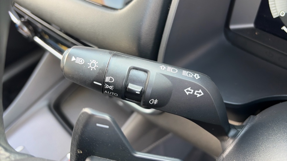 Nissan Qashqai 1.3 DiG-T MH 158 N-Connecta 5dr Xtronic Petrol Hatchback - Image 35