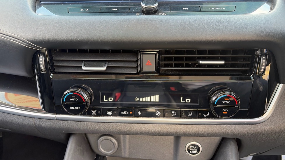 Nissan Qashqai 1.3 DiG-T MH 158 N-Connecta 5dr Xtronic Petrol Hatchback - Image 38