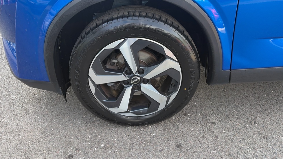 Nissan Qashqai 1.3 DiG-T MH 158 N-Connecta 5dr Xtronic Petrol Hatchback - Image 51