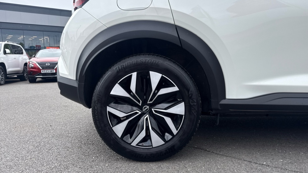 Nissan Juke 1.0 DiG-T 114 Acenta 5dr Petrol Hatchback - Image 7